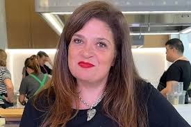 Alex Guarnaschelli's 'Send It Back' Stance Ignites Restaurant Etiquette War: Why Fans Are Divided Over the Celebrity Chef's Controversial Take
