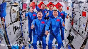 La Luna: el nuevo escenario de la carrera espacial entre Estados Unidos y China