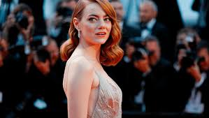Emma Stone conquista los Óscares con un vestido de plata líquido y alcanza siete nominaciones históricas