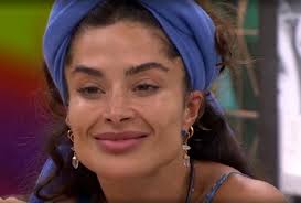 Aline Campos recebe emoji de ‘planta’ e desabafa: ‘Não tenho medo’
