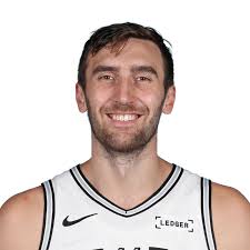 Luke Kornet Enters Starting Lineup for Spurs