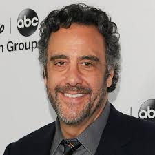 Brad Garrett, who played grumpy cop Robert Barone on U.S. hit Everybody Loves Raymond, has signed a new deal with ABC to write a pilot for When the Balls ... - 435054_1
