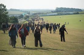 Résultat de recherche d'images pour "stonehenge celebration"