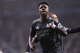 Le Real Madrid retarde le sacre du Barça en s'imposant sur le terrain de l'Espanyol grâce à un doublé de Vinicius
