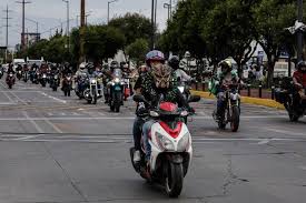 Motociclistas protestan contra la Ley Casco en el CIS; buscan derogación