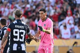 Le craquage du gardien de Saragosse, auteur d'un coup de poing sur un défenseur de Huesca après avoir été exclu