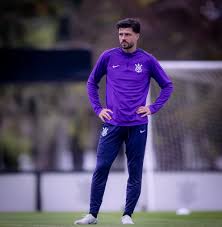 Corinthians e Héctor Hernández têm acordo avançado para rescisão amigável de contrato