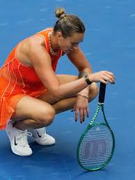 Sabalenka recebe multa de R$ 38 mil após quebrar duas raquetes na final do US Open