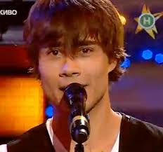 upload image - Cute-Alex-alexander-rybak-9425570-374-350