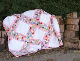 Résultat de recherche d'images pour "scrappy irish chain quilt pattern"