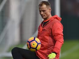 Former Arsenal goalkeeper who retired at Liverpool dies in accident at 48