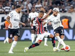 Corinthians x São Paulo: Yuri Alberto e Luciano voltam ao time titular