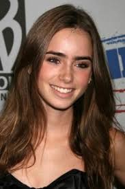 Juliette &#39;Towhidi escribió el guión y el cineasta alemán Christian Ditter dirigirá el film. Lily Collins interpreta a Rosie con Sam Claflin como su mejor ... - Lily_Collins__130204143657-200x300