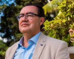 Augusto Cury é de direita ou de esquerda? Entenda o posicionamento político do candidato