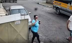 Câmera grava estrondos que assustaram moradores da região