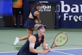 Luisa Stefani e Gabriela Dabrowski vencem vice-campeãs do Australian Open e estão na final em Dubai