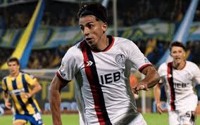 Fluminense negocia contratação de Cuello, centroavante argentino