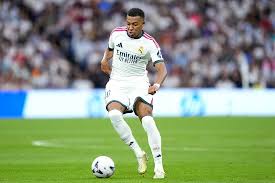 Mbappé blessé au genou : le Real Madrid retient son souffle — Sport.fr