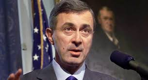 BOSTON — Former Massachusetts Gov. Argeo Paul Cellucci has died of complications from ALS, also known as Lou Gehrig&#39;s disease. - 130608_argeo_paul_cellucci_ap_605