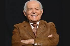 Othon Bastos se apresenta em Curitiba com monólogo “Não me entrego, não!”