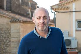 Tragédie: Commentateur Sportif Décède Lors d'une Fête Taurine!