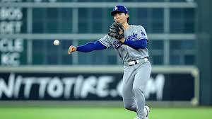 Dave Roberts provides simple explanation for Alex Freeland option Dodgers fans will love