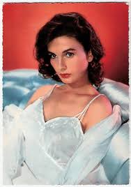 Resultado de imagem para jean simmons