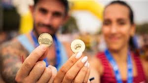 “Cada día hay a más maratonianos populares que se creen pseudopros que se apuntan al timo de pagar 200 euros en el Maratón de Valencia para que les den una medalla de chapa galvanizada y dos plátanos