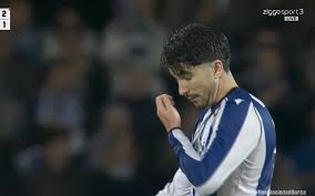 Carlos Soler es expulsado y se perderá la visita del Celta