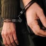 "الأموال العامة": ضبط شخصين داخل