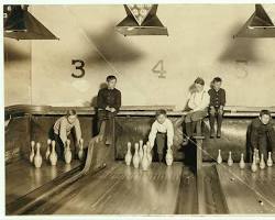 Image of teenager working at a bowling alley