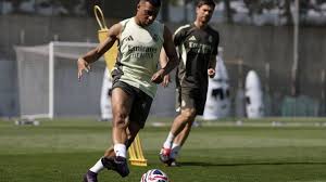 Mbappé Hospitalizado: Alarma en Real Madrid en el Mundial de Clubes - Imagen ilustrativa del artículo