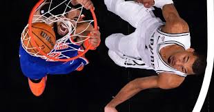 Knicks vencen a Spurs y quedan a dos triunfos del título de la NBA