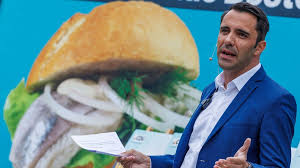 Mecklenburg-Vorpommern: CDU-Mann Daniel Peters setzt aufJoker beim Spritpreis — BILD
