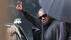 En pleine campagne municipale, la venue de Kanye West au Vélodrome de Marseille suscite l’indignation