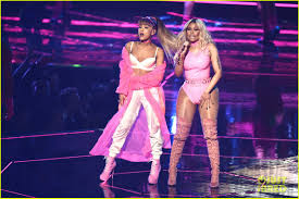 Resultado de imagem para fotos vma 2016 ariana grande