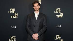 7 Mind-Blowing Facts About Andrew Garfield and Florence Pugh's Chemistry in 'We Live in Time'