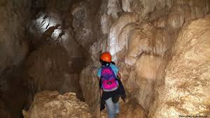  gua batu cermin di labuan bajo