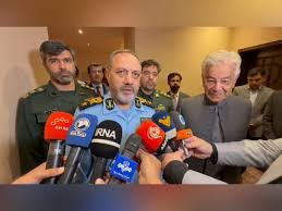 وزیر دفاع: ایران و پاکستان در سطح بین‌المللی پشتیبان یکدیگر هستند + فیلم