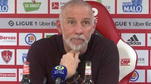 Eric Roy (Stade Brestois) ironise sur la crise marseillaise et met en garde !