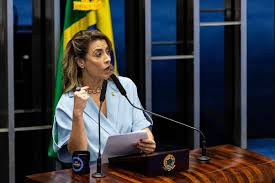 Ex-Bolsonarista Vaiada em Show! Entenda a Polêmica com Roupa Nova! - Imagen ilustrativa del artículo