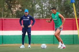 Thiago Silva treina e pode reforçar o Fluminense na Libertadores