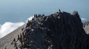 Hasil gambar untuk FOTO-FOTO KORBAN GUNUNG API