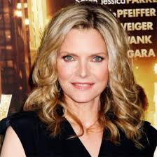 Michelle Pfeiffer thinks Robert De Niro is a great influence on film sets.&#39;The Family&#39; actress was pleased that her co-star didn&#39;t have an ego on the set of ... - michelle_pfeiffer_692027