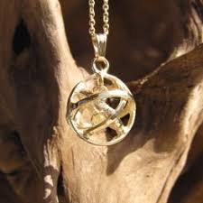 Résultats de recherche d'images pour « puissant talisman de chance »