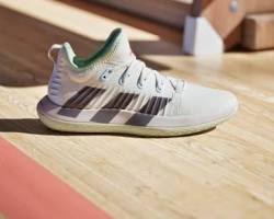 Hình ảnh về Adidas volleyball shoes