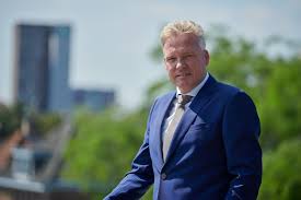 Roosendaalse burgemeester Mark Buijs ernstig gewond bij verkeersongeluk