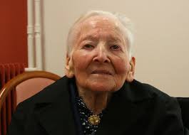 Notre doyenne, Cécile Le Bozec fête ses 100 ans aujourd&#39;hui . Nous lui souhaitons un trés joyeux anniversaire. - 52641680
