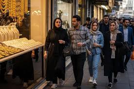 پیش‌بینی قیمت طلا آبان ۱۴۰۴؛ آیا رکورد ۱۱ میلیونی طلای ۱۸ عیار شکسته می‌شود؟
