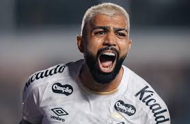 Gabigol recebe homenagem do Santos após superar marca de 100 gols pelo clube